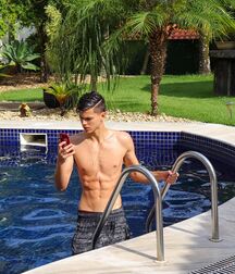 Model Boy Bruno!!  60a46bbe8e44e.jpg