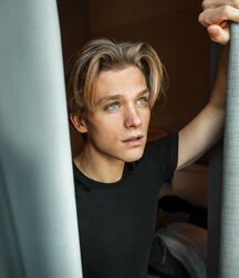 Usual Suspect Oliver!!  60b035178a429.jpg