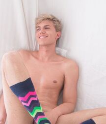 Random Hotness!! 60b14304e974b.jpg