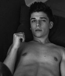 Bday Boy Sean!! 60b1661f96c6d.jpg