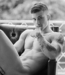 Random Hotness!!  60b3aab3c8b3b.jpg