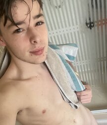 Random Hotness!!  60b3aac3cf170.jpg