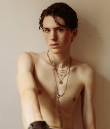 Random Hotness!!  60b3aba48ff43.jpg
