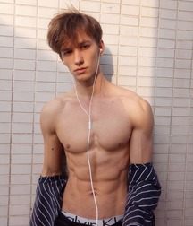Model Stud Andrii!!  60b3b5ffebf77.jpg