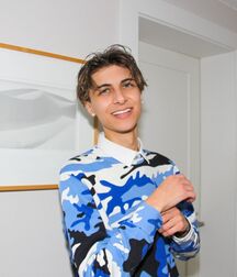 Bday Boy Lukas!!  60b4eb13cc9bb.jpg