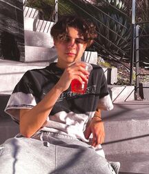 Bday Boy Lukas!!  60b4eb26b8956.jpg