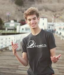 Hot Boy Luke!!  60b8f22945fd9.jpg