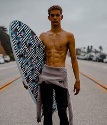 Hot Boy Luke!!  60b8f22c79134.jpg