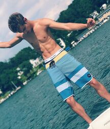 Hot Boy Luke!!  60b8f238e5332.jpg