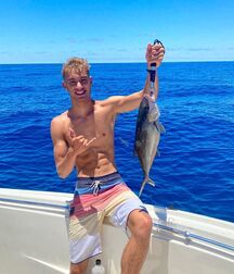 Hot Boy Luke!!  60b8f242daa5f.jpg