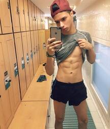 Selfie Hotties!!  60ba3c80ba588.jpg