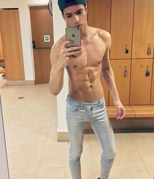 Selfie Hotties!!  60ba3c83e5b73.jpg