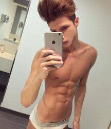 Selfie Hotties!!  60ba3c8ad32c5.jpg