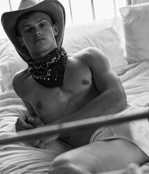 Hot Model Bram!!  60bff457756fb.jpg