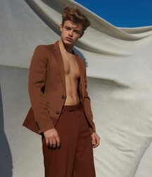 Hot Model Bram!!  60bff461c06c1.jpg