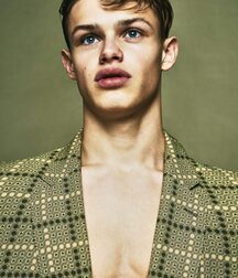 Hot Model Bram!!  60bff4685559d.jpg