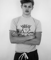 Hot Model Bram!!  60bff48df0ca5.jpg
