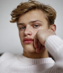 Hot Model Bram!!  60bff492a6563.jpg