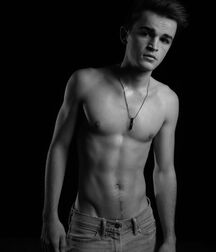 Hot Model Grant!!  60c2aad200aa3.jpg