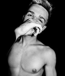 Hot Model Grant!!  60c2aae31a267.jpg