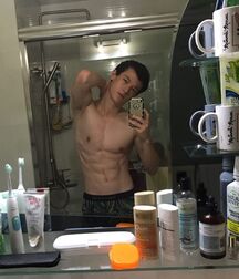 Hot Model Andrew!!  60c2b279ac52a.jpg