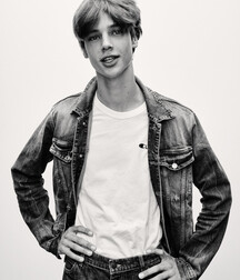 Model Boy Huug!!  60c40af98ee88.jpg