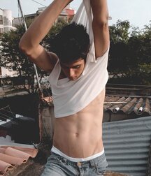Random Hotness!!  60c416430f986.jpg