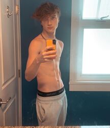 Tik Tok Hottie Rhys!!  60c56ffa773ea.jpg