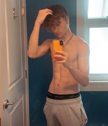 Tik Tok Hottie Rhys!!  60c57002d1046.jpg