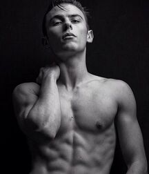 Model Boy Jordan!!  60c91e7a3caa0.jpg