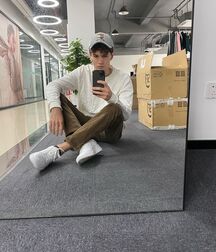 Kai's Twin Bro Dim!!  60cd33f7abec4.jpg