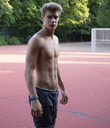 Random Hotness!!  60ce915f0d185.jpg