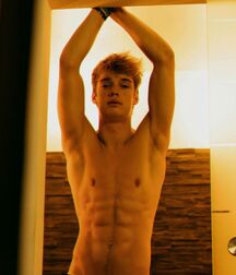 Random Hotness!!  60cf53eeca063.jpg