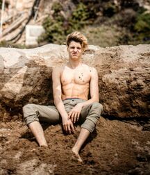 Random Hotness!!  60cf54026235c.jpg