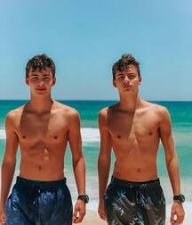 The Scribel Twins!!  60cfd92bba117.jpg