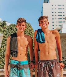 The Scribel Twins!!  60cfd940a659a.jpg