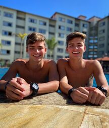 The Scribel Twins!!  60cfd953d6679.jpg
