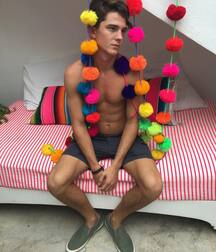 Hot Model Tommy!!  60d127a0ad4d2.jpg