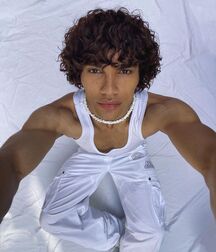 Super Model Dylan!! 60d4ea19116f2.jpg