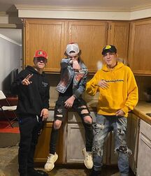 The Daily Suspects!! 60dba5bf98ac7.jpg