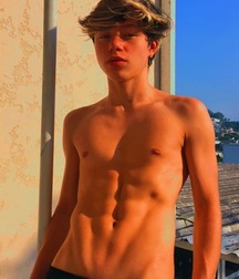 Hot boy Leon!! 60dc890260132.jpg