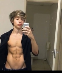 Hot boy Leon!! 60dc89044bea0.jpg