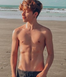 Hot boy Leon!! 60dc891330cc7.jpg