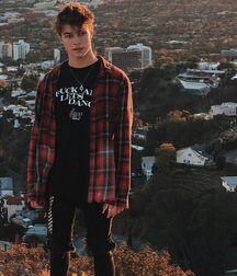 Photographer Connor Brashier!!  60de48014432a.jpg