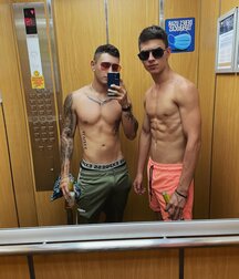 Random Hotness!!  60df32efdbcda.jpg
