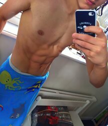 Random Hotness!!  60df32fd9539a.jpg