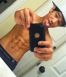 Random Hotness!!  60df33012e745.jpg