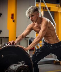 Adam Jakubowski Solo Pics!!  60df7437b5cf0.jpg