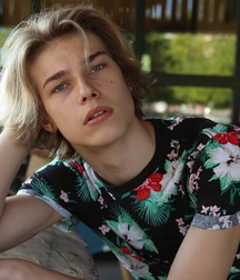 Hot Model Issac!!