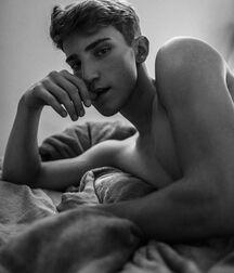 Hot Model Mark Young!!  60dfb8f3ca799.jpg